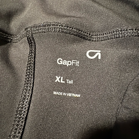 GapFit Pleated Exercise Skort - Picture 3 of 6